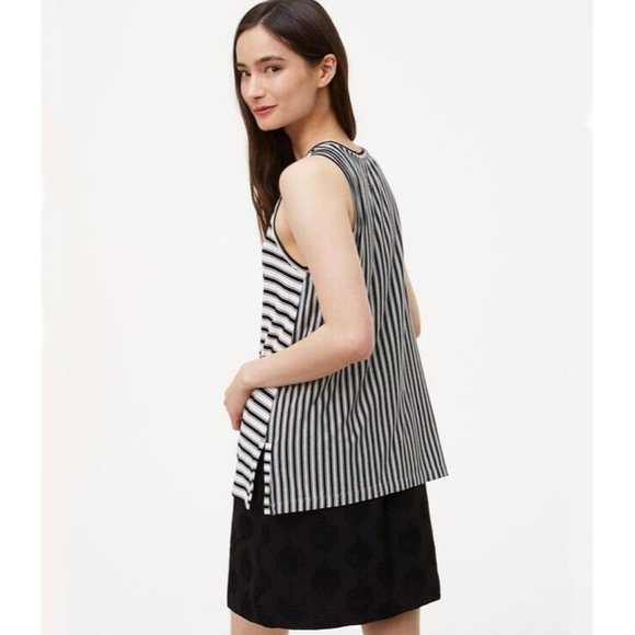 * "LOFT" WHITE AND BLACK STRIPED SOFT KNIT CASUAL CAREER BLOUSE TOP SIZE:  S NWT - Picture 1 of 6